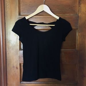 🖤💖Partial open back t-shirt